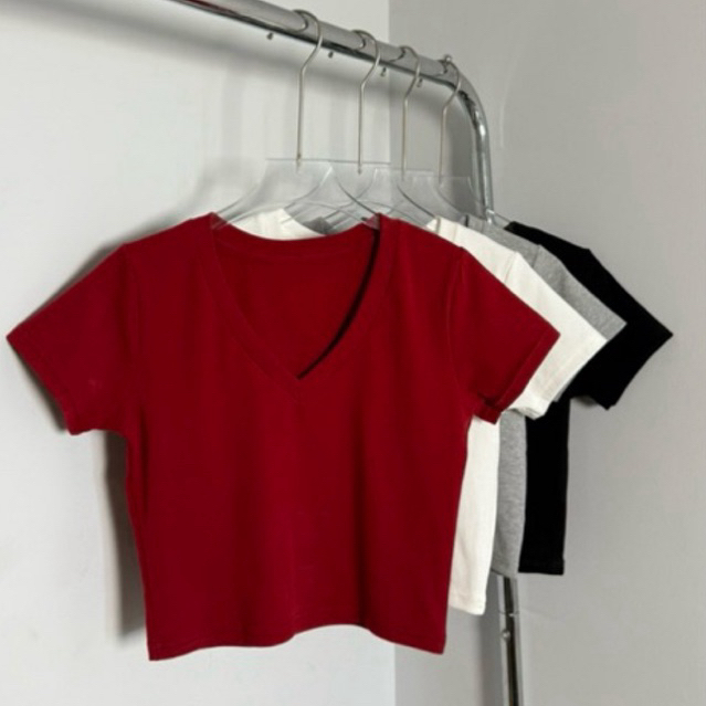 Vee Crop - เสื้อครอปคอวี ใส่กระชับพอดีตัว ผ้ายูนิ (คอวีครอปยูนิ)