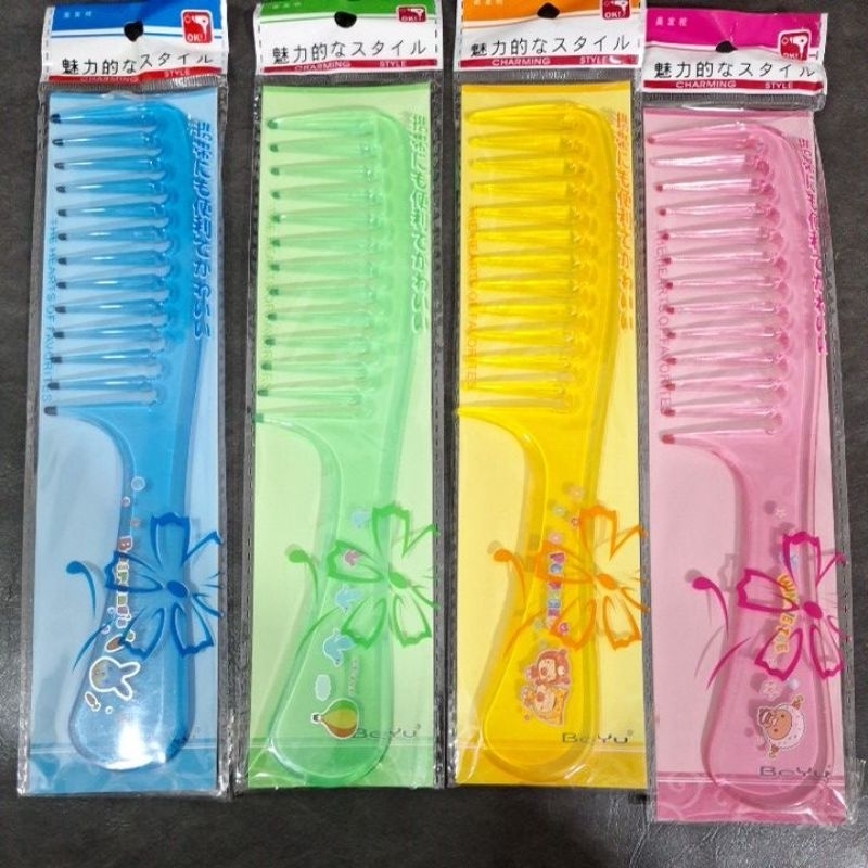 หวี ปังตอ ขนาด 5 * 22 cm ขออนุญาตสุ่มสี ราคาต่อด้าม หวีเป็นสีใส