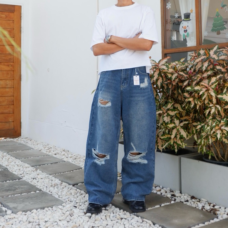 [ พร้อมส่ง ] Slowly Baggy Jeans กางเกงยีนส์กระบอกใหญ่ ขาดเข่า เฟดสวย