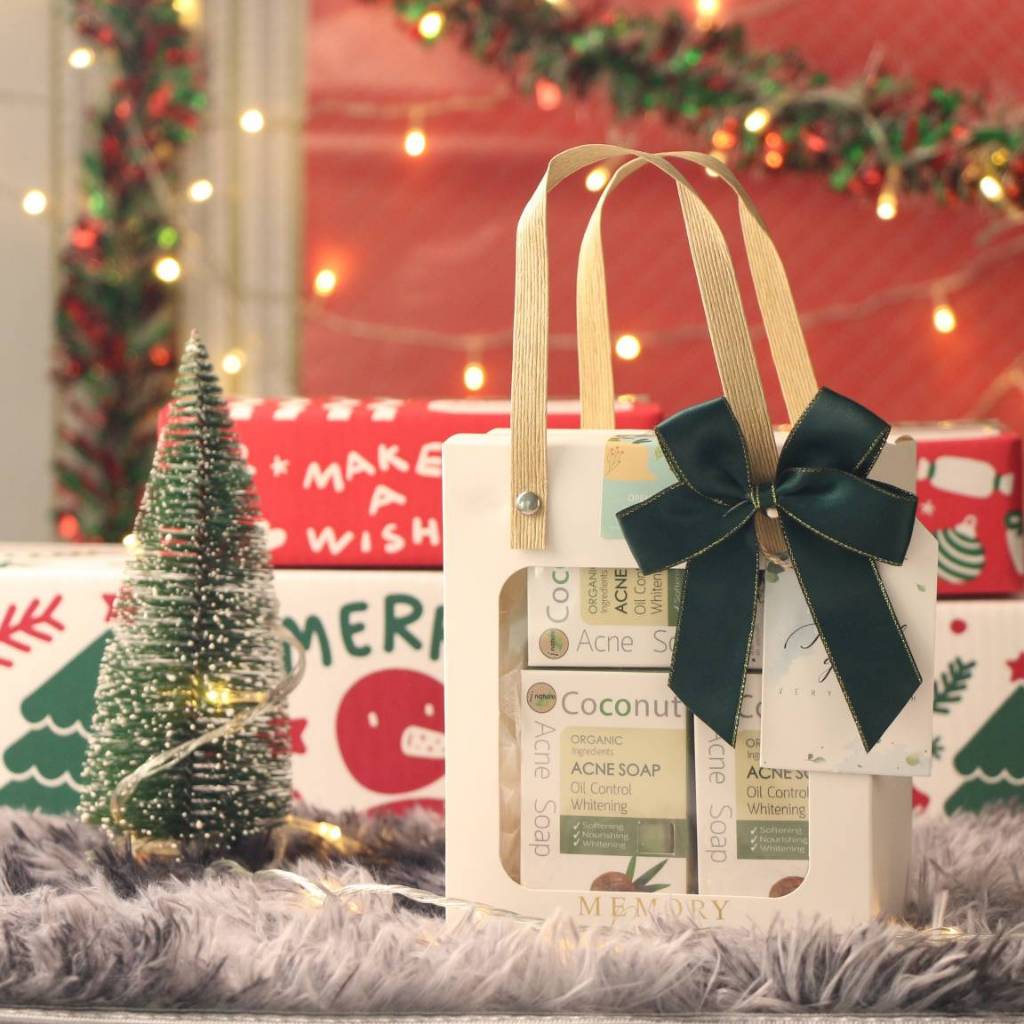 Gift box set 3 ( Size S ) - หยกมณี เซ็ตสบู่สิวมะพร้าวฟ้าทะลายโจร