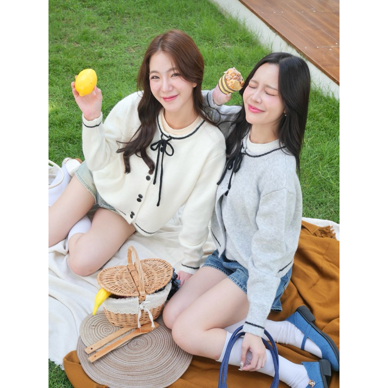 Fluffy Bow Cardigan เสื้อไหมพรมคาร์ดิแกนคอผูกโบว์ (พร้อมส่ง)