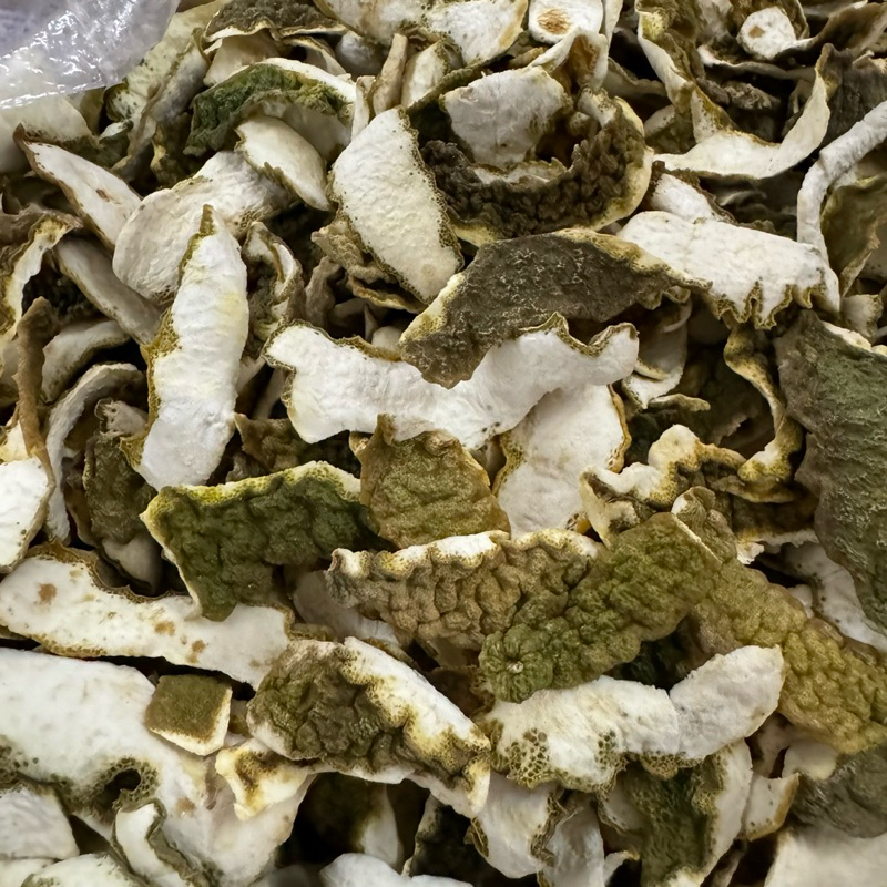ผิวมะกรูด หอมๆ (100g) ประคบอบตัว ทำกับข้าว พร้อมส่ง