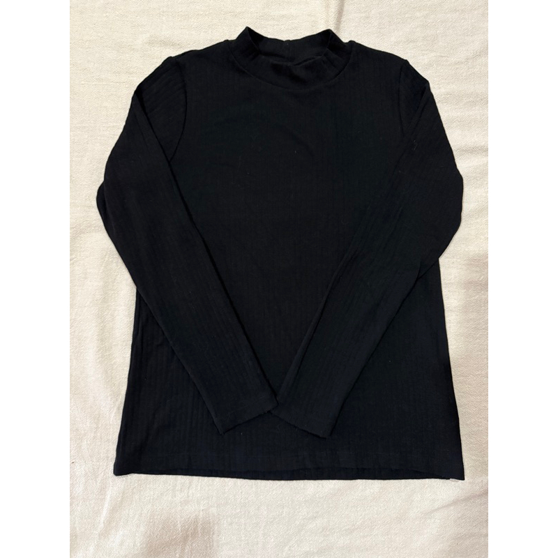 UNIQLO เสื้อแขนยาวสีดำ