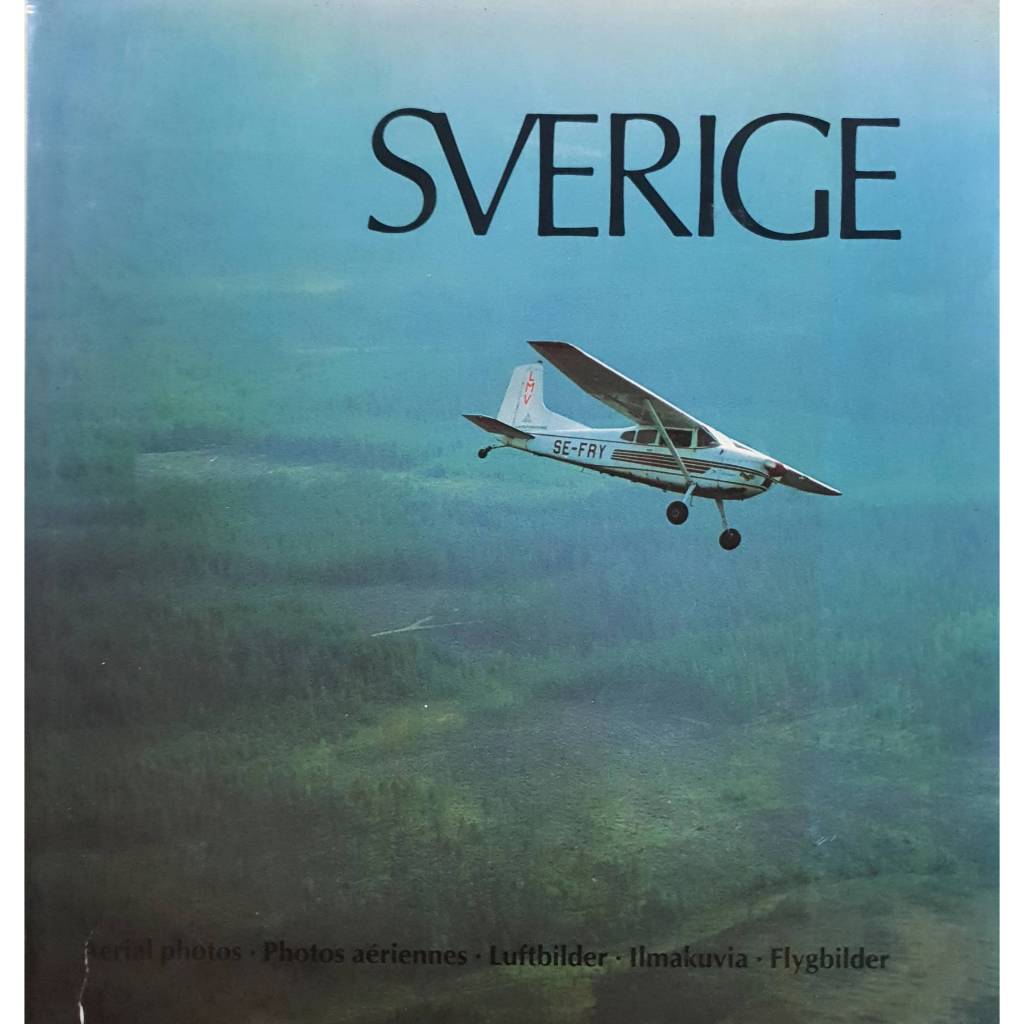 Sverige Hardcover, 1984 by Esselte Kartor (Author)