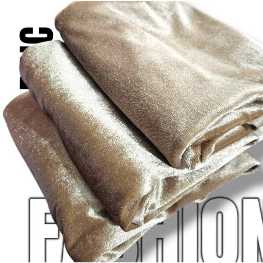 04KK3102 ผ้ากำมะหยี่ หน้าเดียว เนื้อบาง เนื้อนุ่ม มันวาว เป็นประกาย สีน้ำตาลอ่อน  (มีหลายขนาดให้เลือก)