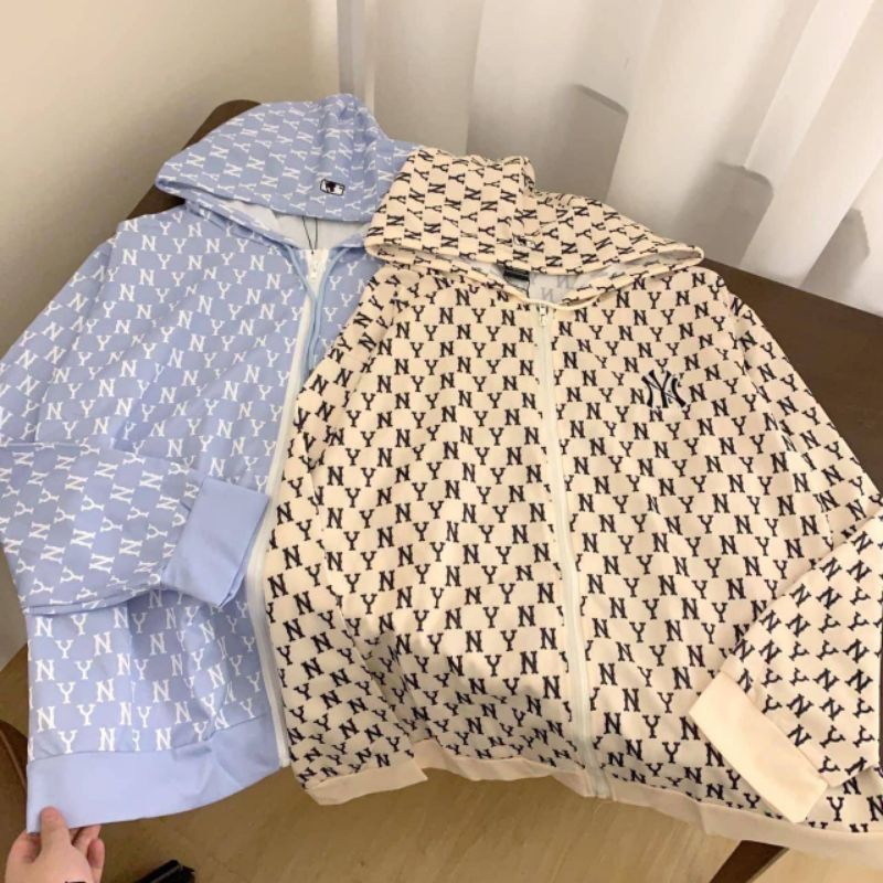 พร้อมส่ง เสื้อแขนยาวมีฮู้ดงานผ้าเกล็ดปลางานสกรีนลายทั้งตัวทั้งด้านหน้าและด้านหลังผ้าเนื้อดีใส่สบายคูลๆชิวๆ