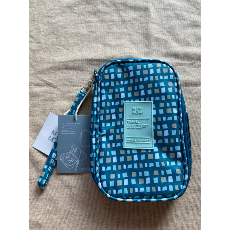กระเป๋า   mini mono แท้ ยังไม่ผ่านการ ใช้งาน นำ้หนักเบา ใส่ของได้ดี
