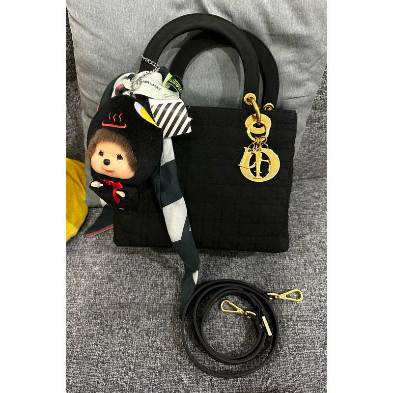 Used :  Lady Dior Vintage Bag แท้ อะไหล่ทอง พร้อมกล่อง แถมสายสะพายหนังแท้(สายแทน) และกระเป๋าดันทรง