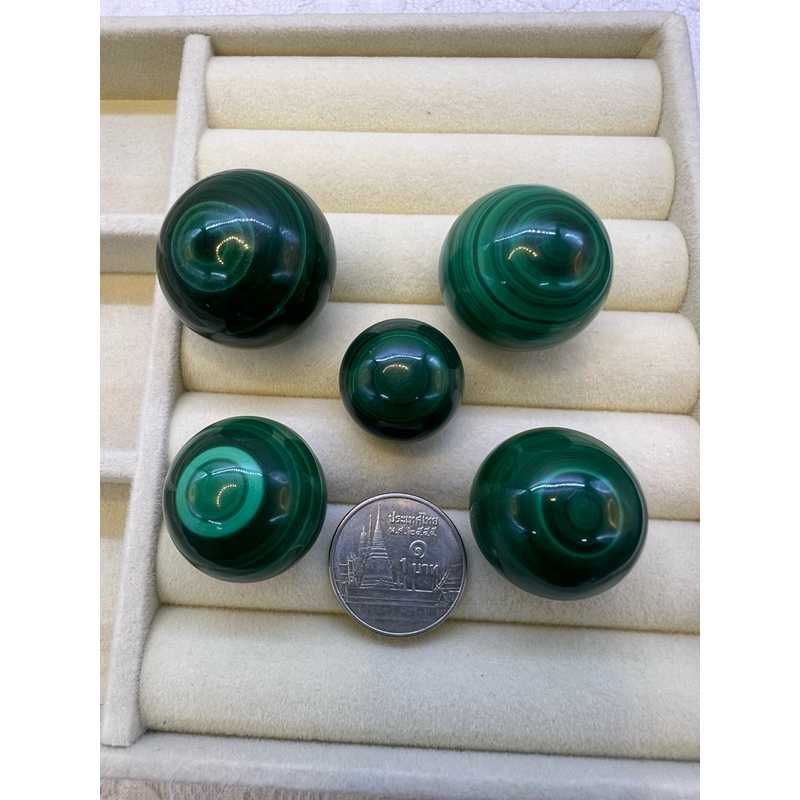 ลูกแก้วมาลาไคต์ (Malachite) ลายดวงตา "หินแห่งการเดินทาง"