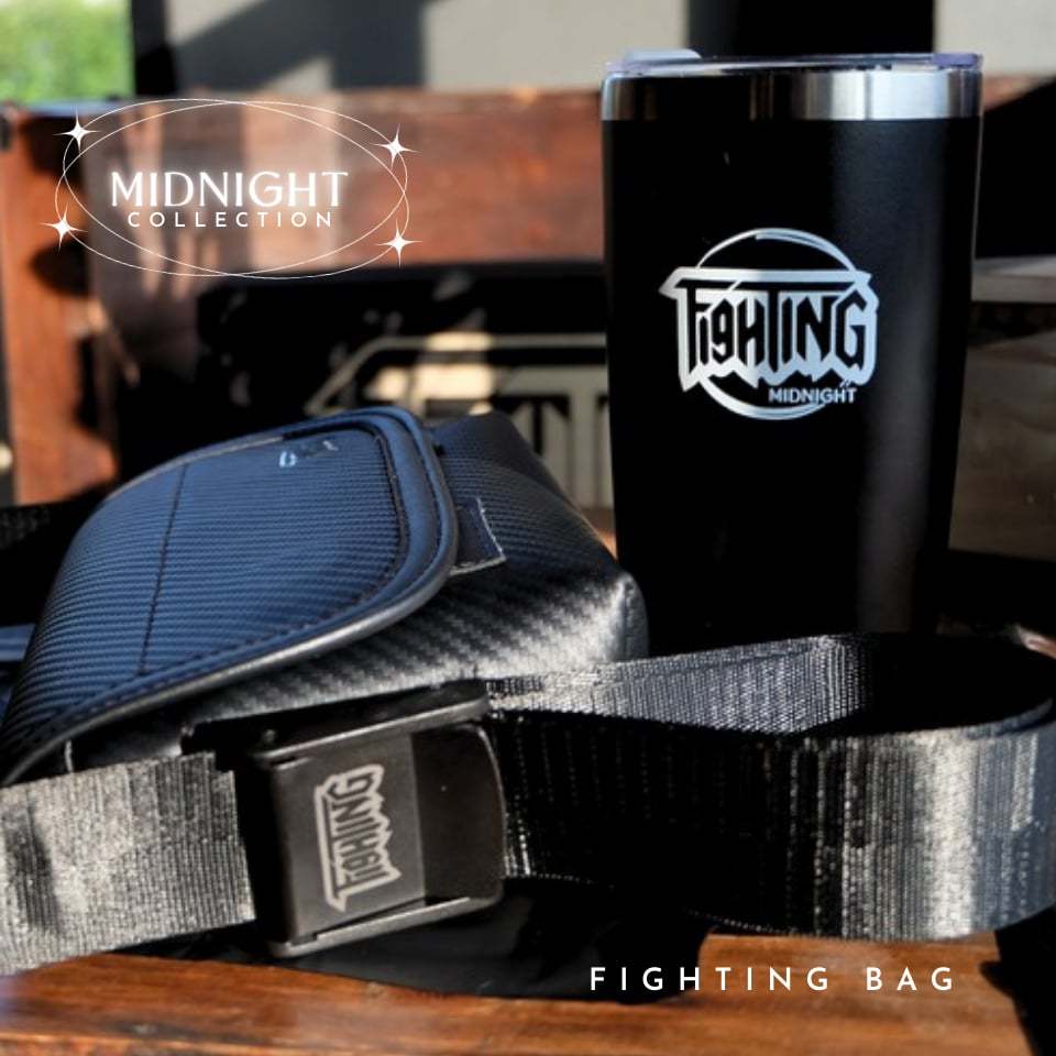 [ FIGHTING ] MIDNIGHT กระเป๋าสะพายข้าง 9" หนังหุ้มคาร์บอน 3D ( แม่เหล็ก )