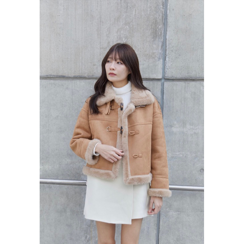 [Coatto.bkk] แจ็คเก็ตโค้ทบุขนนุ่มหนังกลับ กระดุมกลัด Suede Duffle Jacket (C191)