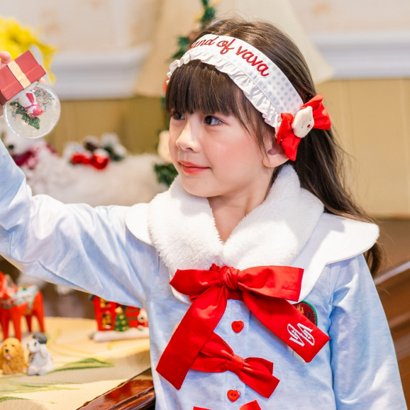 Thelandofvava VNXA0127 ผ้าพันคอ ปลอกคอ WINTER WONDER LAND ลิขสิทธิ์แท้จาก vava