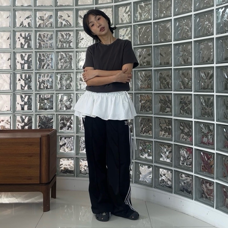 Flow layered skirt made in korea something about us