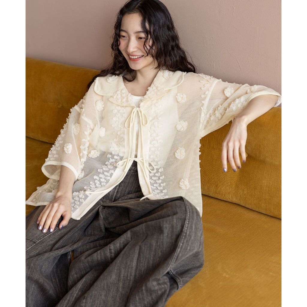 niko and ... 3D motif ribbon blouse