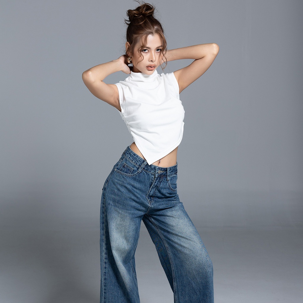 B&B CLOTHING - Sleeveless Crop เสื้อครอปคอเต่า แขนกุด