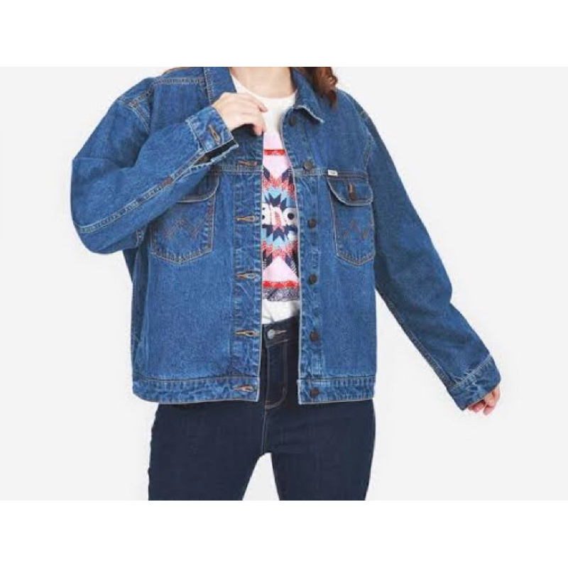Jacketหญิง Wrangler ทรง Regular Fit สียีนส์กลาง