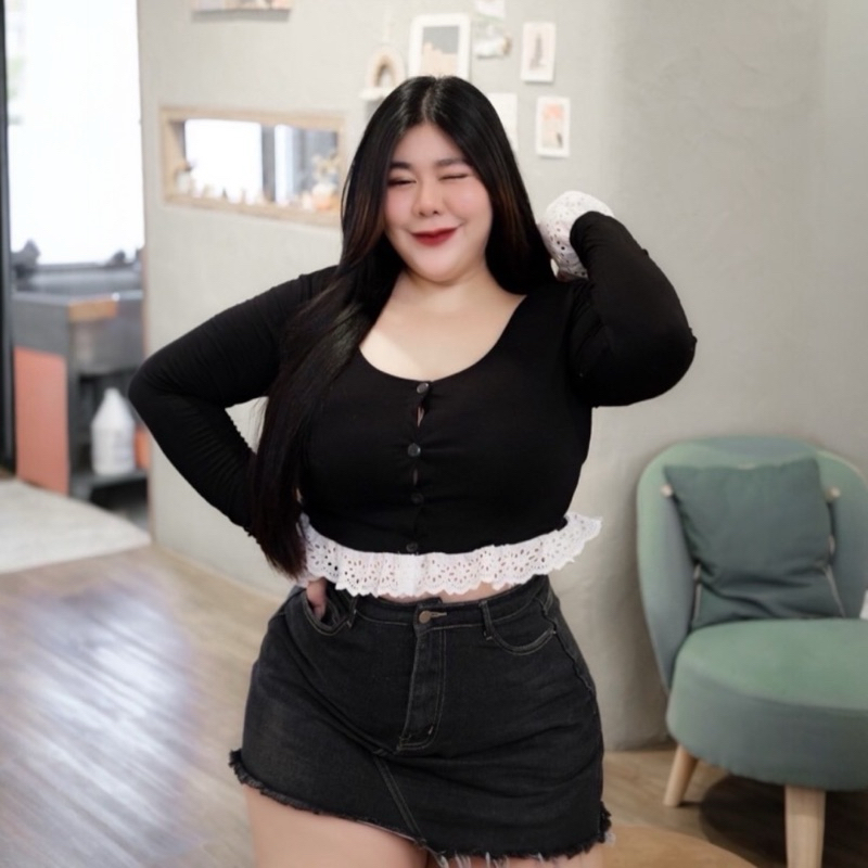 /TB/ เสื้อสาวอวบ ครอปกระดุมหน้า แต่งระบายลูกไม้ #เสื้อผ้าไซส์ใหญ่ สาวอวบอ้วน พลัสไซส์