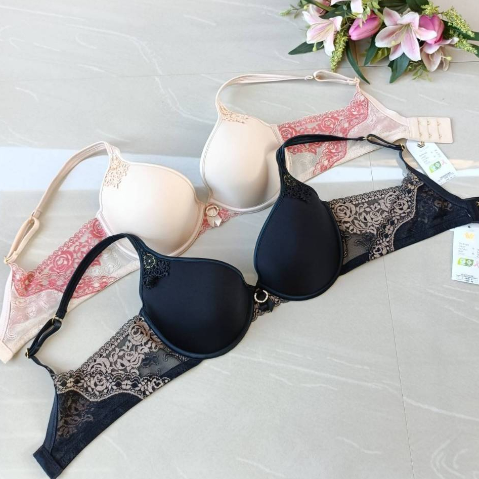 Wacoal Glam WD3C04 บราแต่งลูกไม้ ประดับเพชร