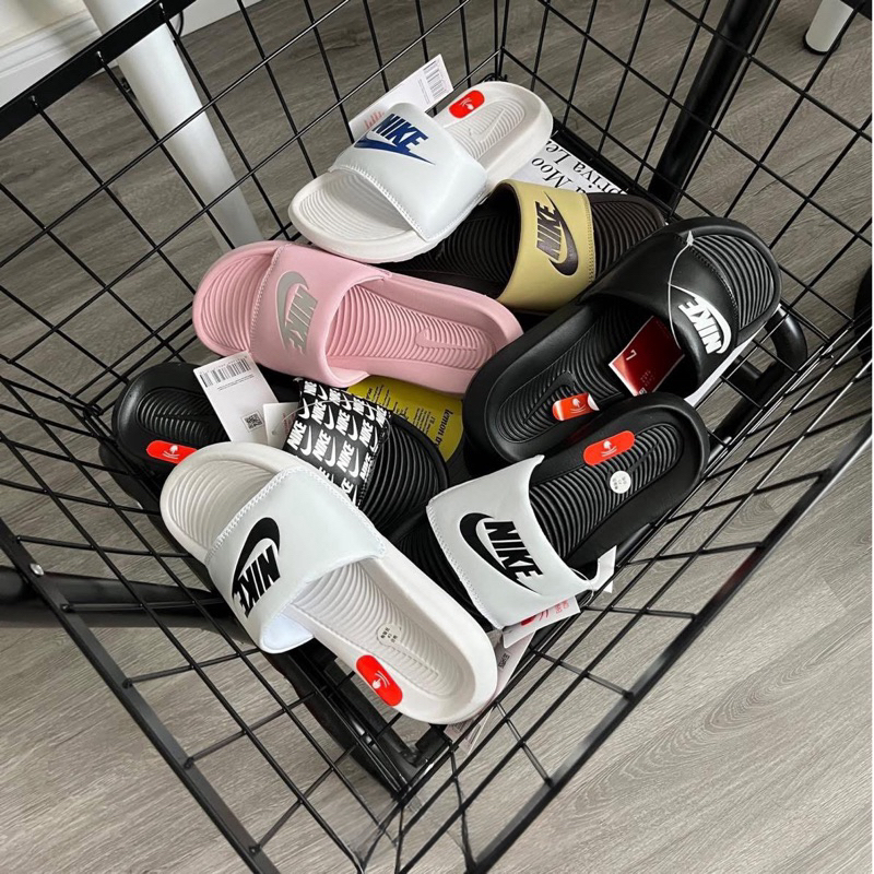 รองเท้าแตะ Nike victori one
