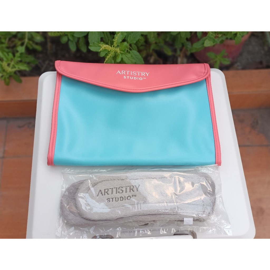 กระเป๋าคลัทช์อาร์ทิสทรีสตูดิโอ+ผ้าคาดผม by แอมเวย์