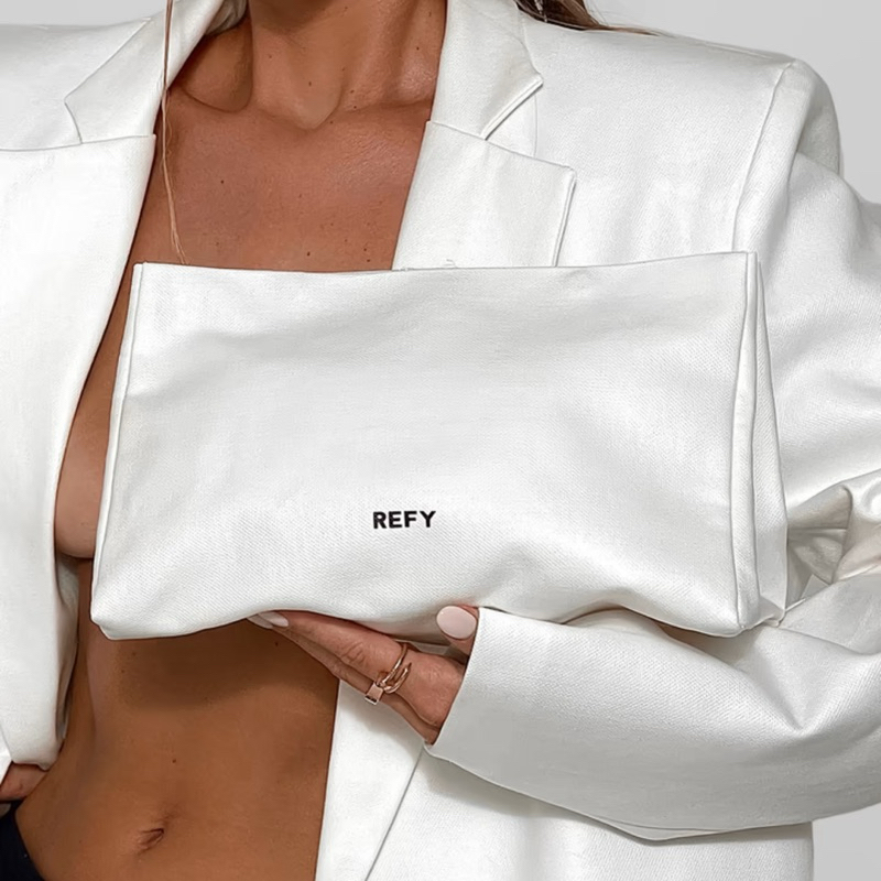 Refy - signature wipe clean makeup bag