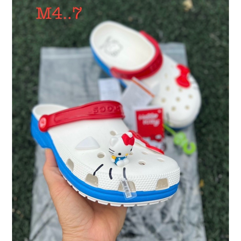 crocsหัวโต ผู้หญิง สวมใส่ได้เลย สีขาวแดง