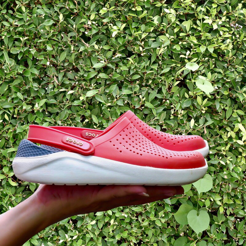 ของแท้💯% รองเท้าแตะผู้หญิง crocs น้ำหนักเบา
