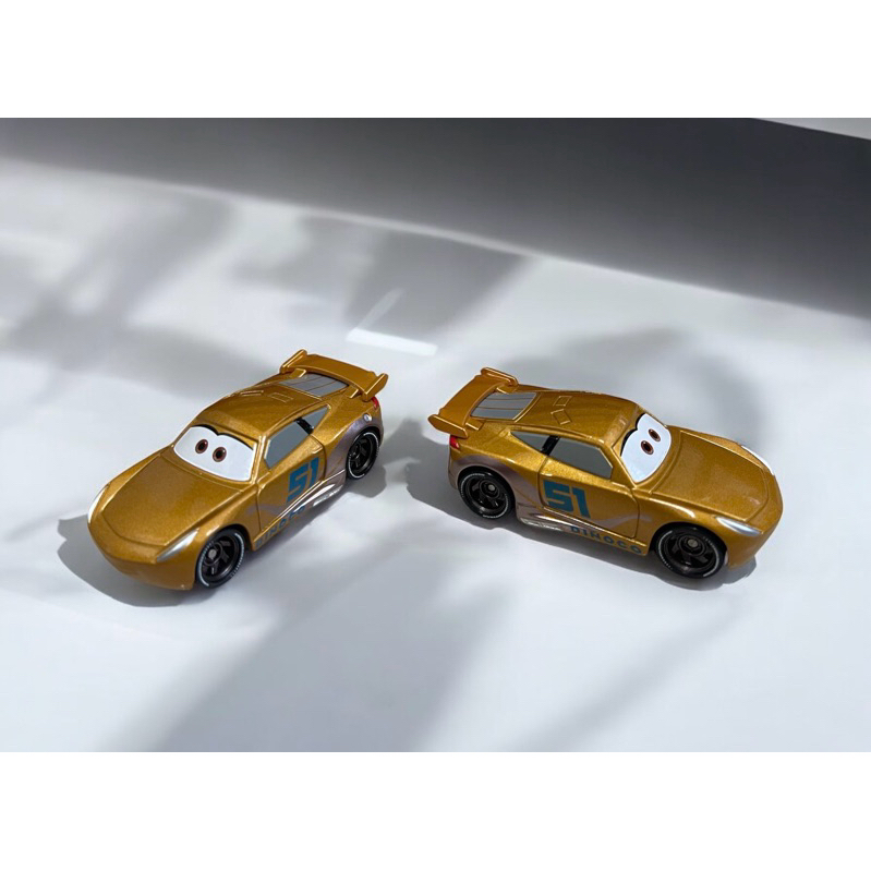 Takara Tomy / Disney Tomica Pixar Cars C-35 Cruz Ramirez Rust-eze Dinoco สีเหลืองทอง