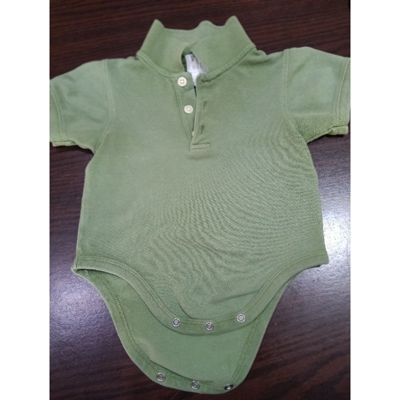 เสื้อยืดโปโลบอดี้สูท baby gap size m สีเขียว มือสอง สภาพดี