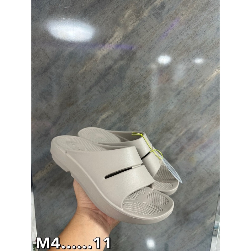 รองเท้าแตะ (OOFOS)  size 37….45 รุ่นใหม่ คุณภาพดีใส่ได้นานกันน้ำได้นิ่ม สำหรับผู้ชาย