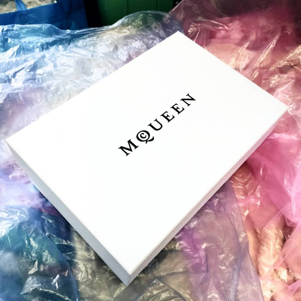 กล่อง MQueen [ มือสองสภาพดี ]
