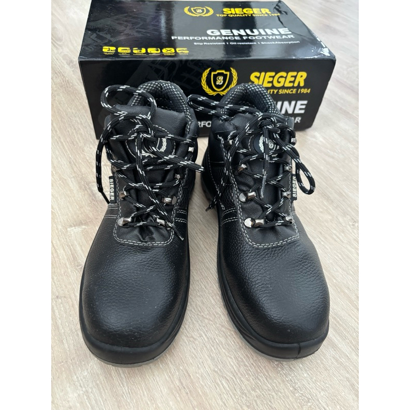 รองเท้าSafety Jogger รองเท้าผ้าใบ สภาพดีมาก ส่งต่อราคาถูกๆ