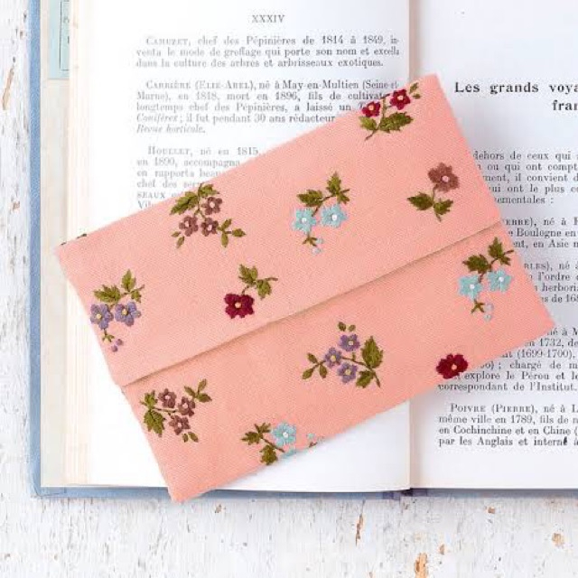 Cosmo Embroidery kit "Botanical embroidery tissue case ชุดปักกระเป๋าทิชชูพร้อมอุปกรณ์ครบชุด ญี่ปุ่นแ