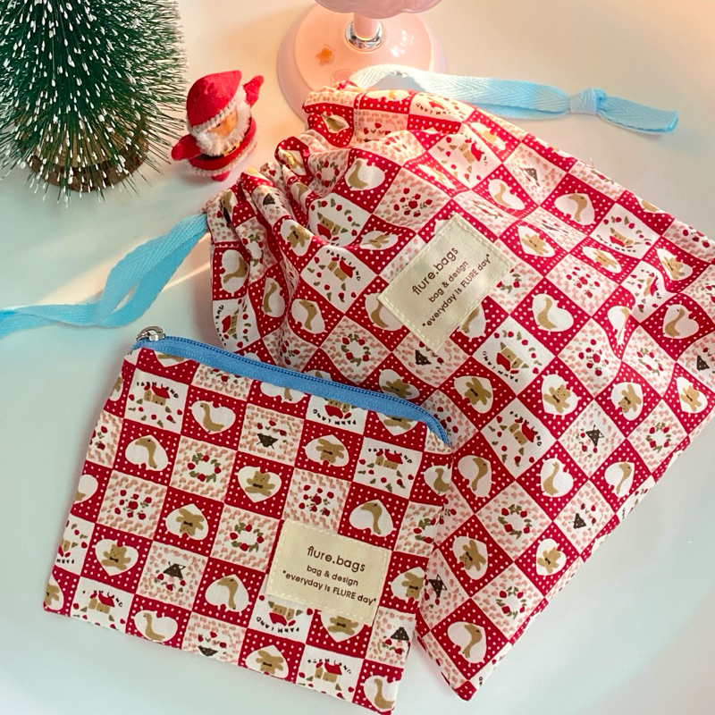festive collection🎄❣️กระเป๋าสตางค์ใส่บัตร ใส่เหรียญได้ ธีมสีแดงสำหรับเทศกาลคริสมาสต์ flure.bags