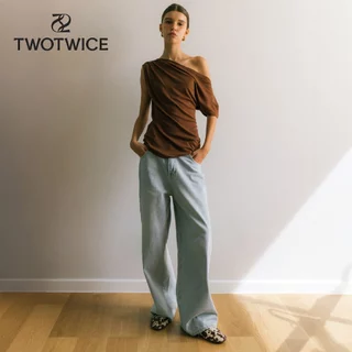 (พร้อมส่ง) Twotwice- Moss Boyfriend Jeans - กางเกงยีนส์ทรงหลวม ช่วยพรางสะโพกและต้นขา ป้ายด้านหลังอะไหล่เงิน