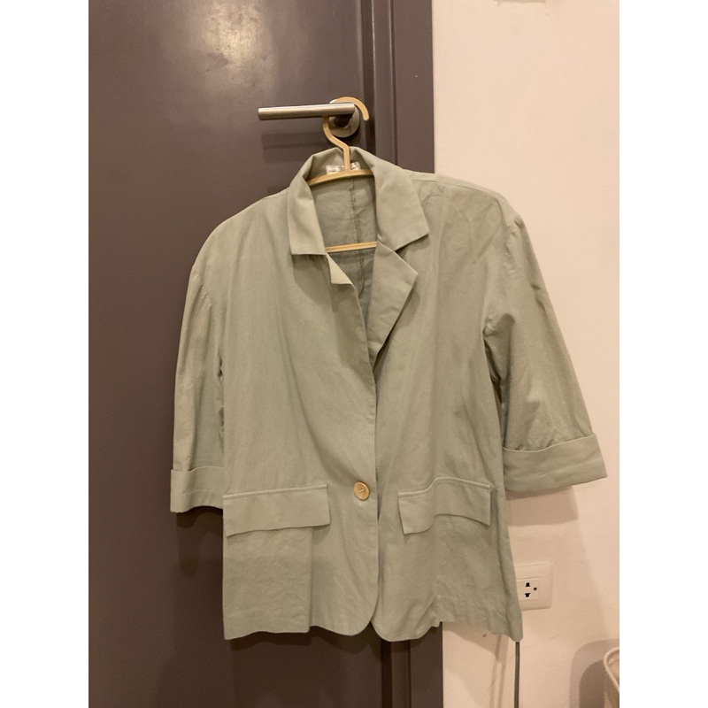 ส่งต่อเสื้อ blazer Passara x pimprapa มือสอง สภาพ 85%