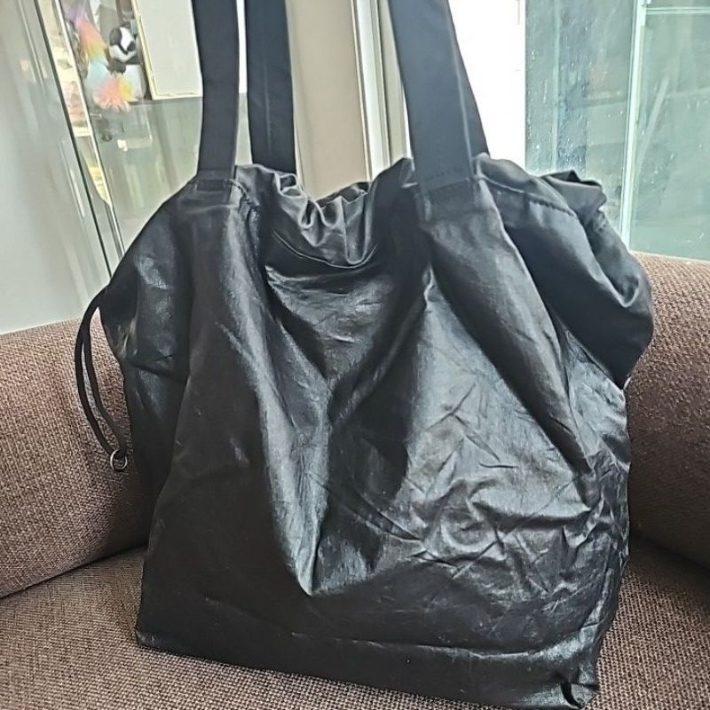 กระเป๋าสะพายผ้า Kylian