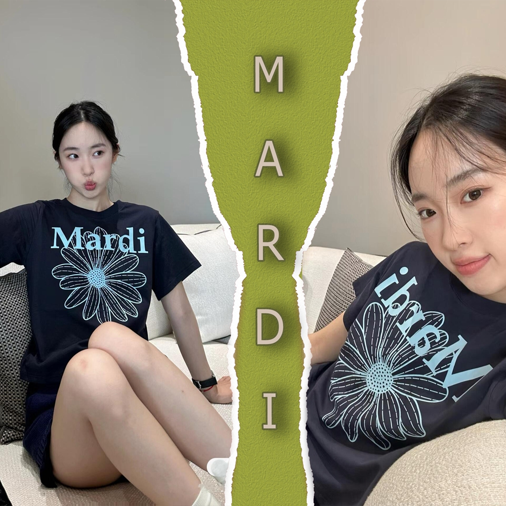100%แท้ / พร้อมส่ง New เสื้อยืด MARDI Mercredi Flowermardi พิมพ์ลายดอกไม้ Navy Blue เสื้อ Cotton ฟรีไซซ์