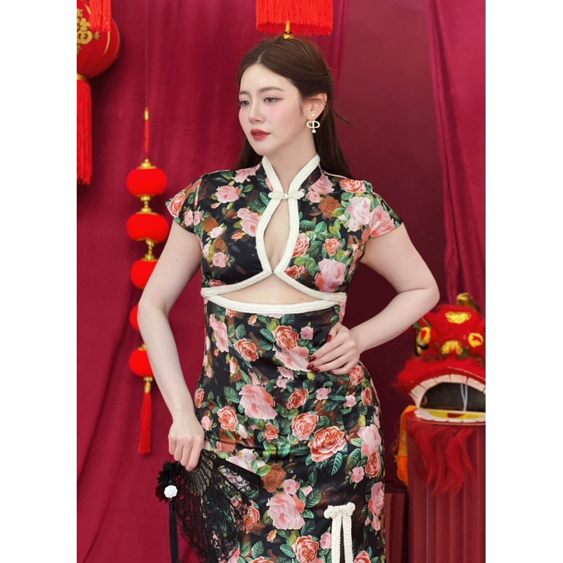 เดรสกี่เพ้าลายดอกกุหลาบยกมาทั้งสวน - รูปที่ 4