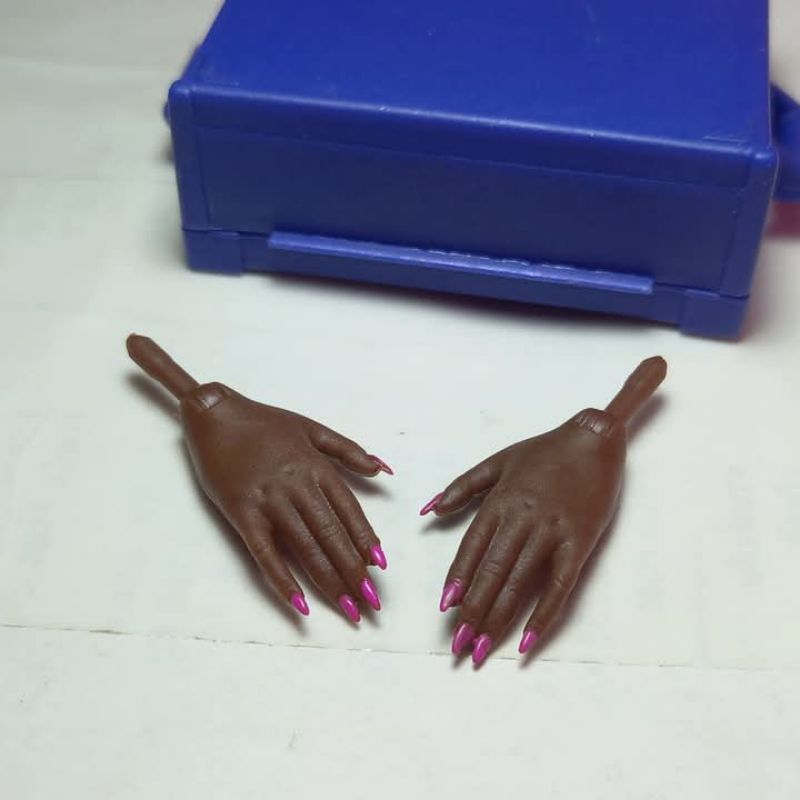 มือสำหรับตุ๊กตา OMG LOL ( พร้อมส่ง)