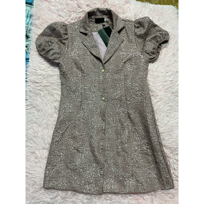 เดรสสั้น คอปกสูท สีชมพูลายกุหลาบ ป้าย Bo rich ta ไซส์ 2xl 150