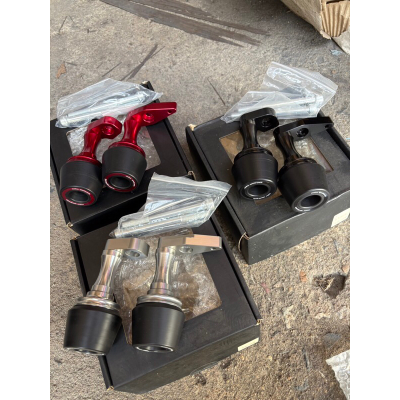 ‼️SALE‼️ มือ1 กันล้มMOTIVE ใส่ KAWASAKI ER6N  ราคาโละ 700 บาท  มีสี เทา ดำ แดง