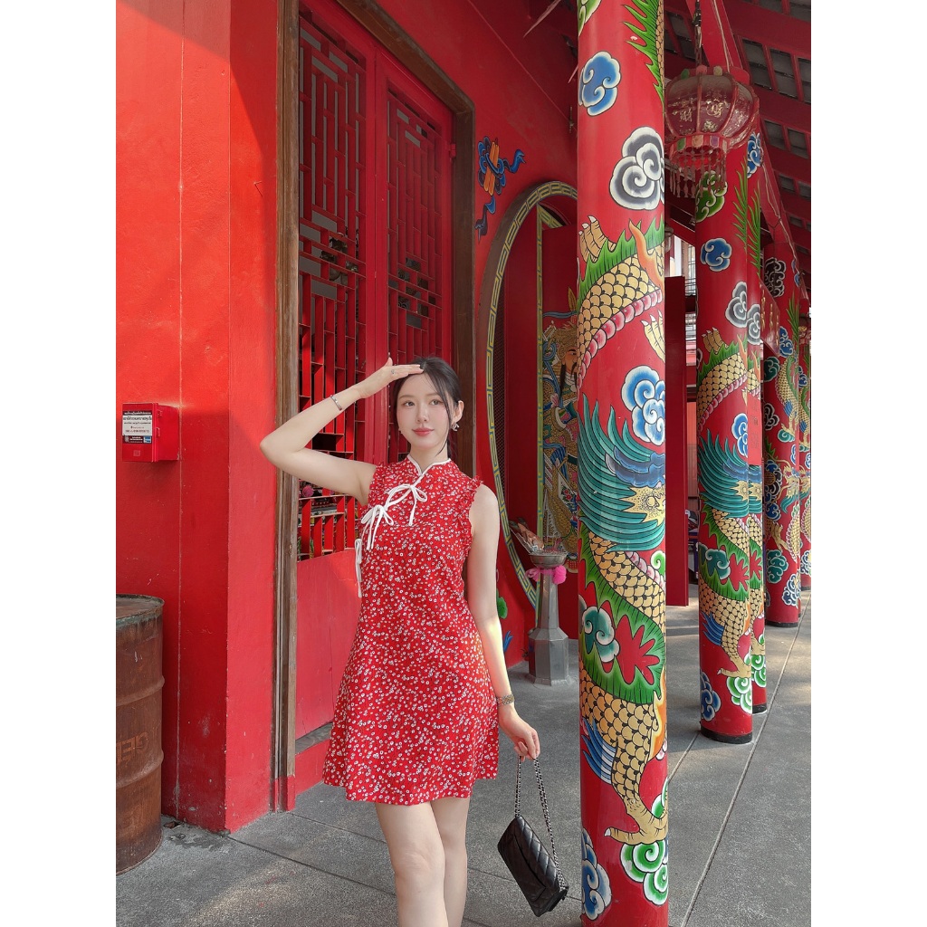 ส่งด่วน 🚨 SLYQ MADE 🌸 LUNAR FLORAL PRINT QIPAO DRESS เดรสแขนกุดคอจีนลายดอก ชุดตรุษจีน กี่เพ้า ชุดจีน - รูปที่ 2