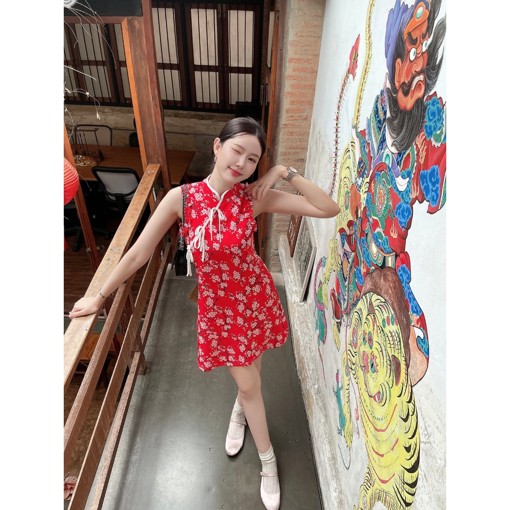 ส่งด่วน 🚨 SLYQ MADE 🌸 LUNAR FLORAL PRINT QIPAO DRESS เดรสแขนกุดคอจีนลายดอก ชุดตรุษจีน กี่เพ้า ชุดจีน - รูปที่ 5