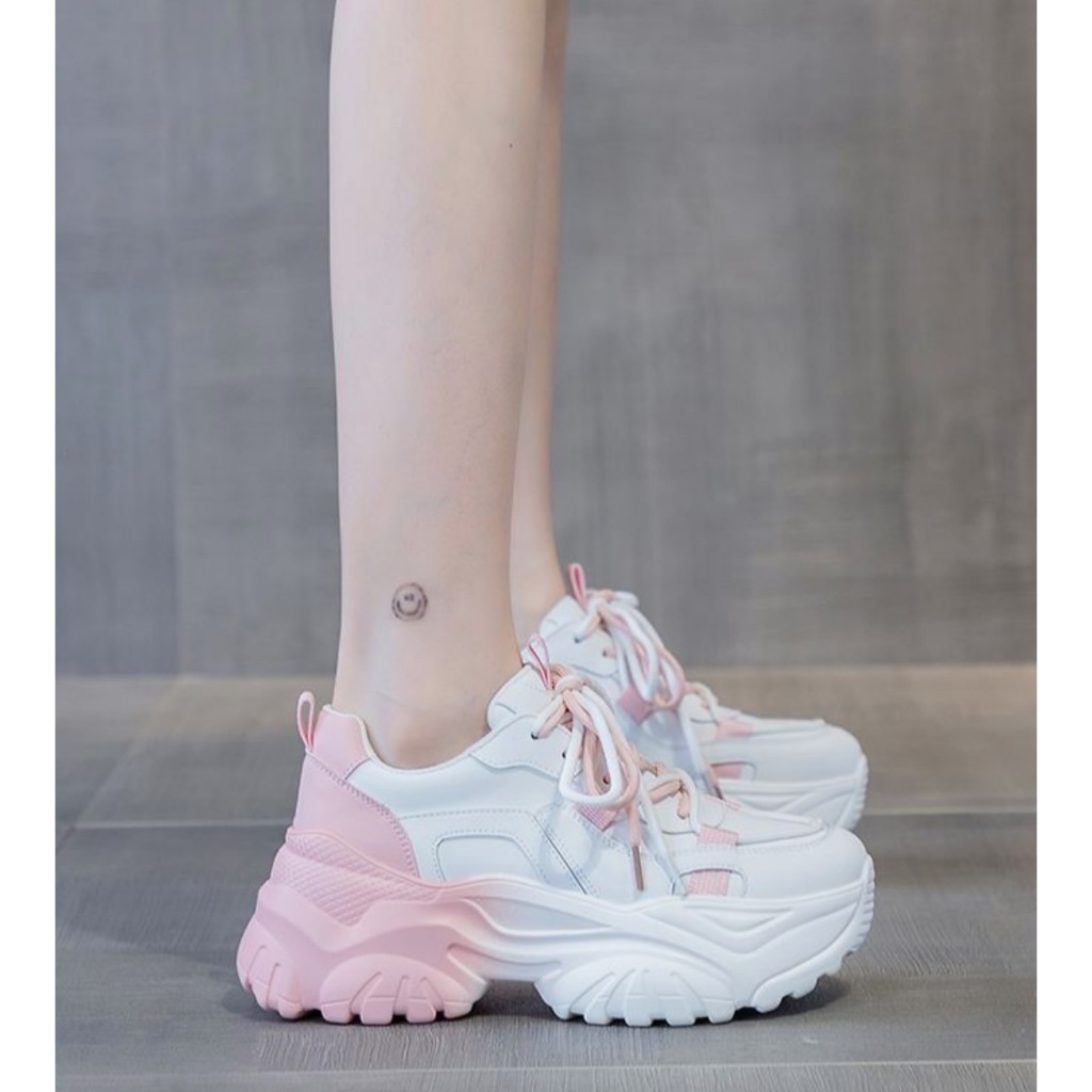 Marian พร้อมส่ง รองเท้าแฟชั่น รองเท้าผ้าใบผู้หญิง ทรงสวย ดีไซน์น่ารัก สวยมาก เสริมส้น6cm สินค้าตรงปก NO.A0497 - รูปที่ 6