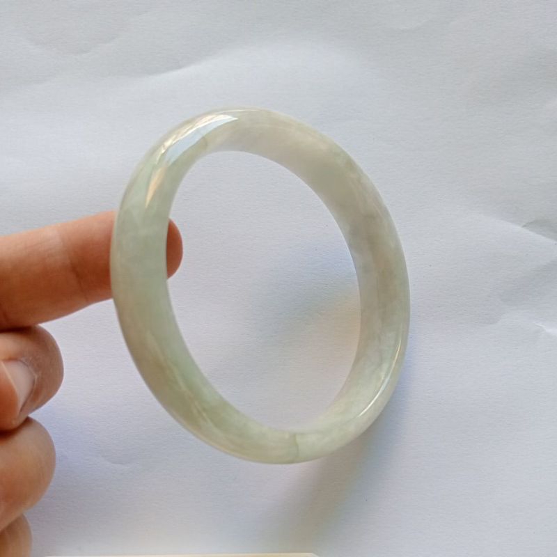 กำไลหยกพม่า100%(jadeite type A)