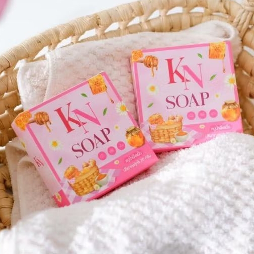 KN​ SOAP​ สบู่​น้ำผึ้ง​ขมิ้น​ สกัด​จาก​ธรรมชาติ​ ช่วย​ลด​การ​เกิด​สิว​บำรุง​ผิว​แห้ง​และ​ผิวหมอง​ค​ล้ำ​