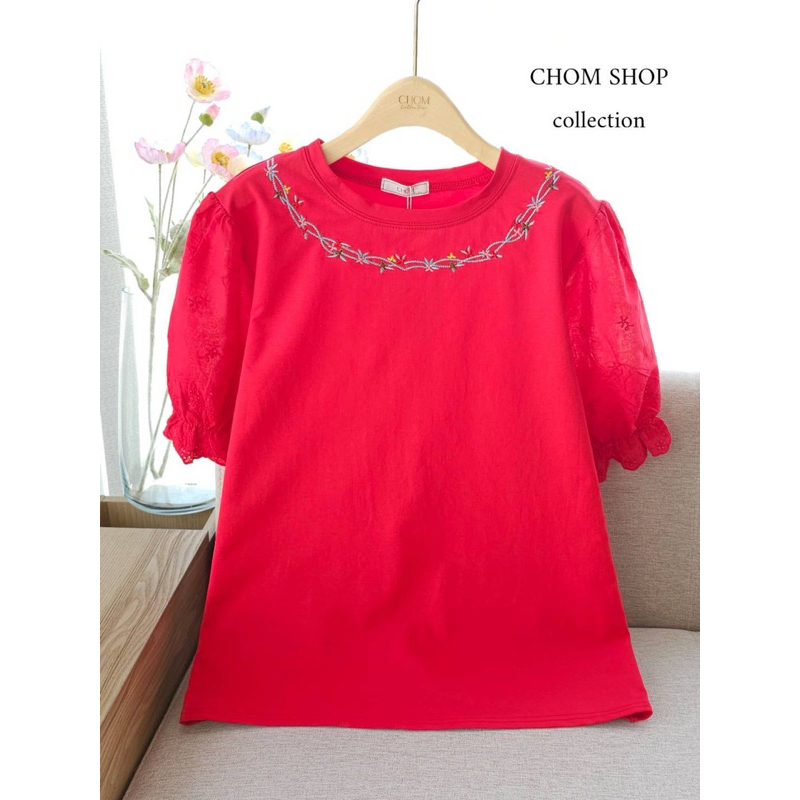 พร้อมส่ง เสื้อยืดป้ายChom เสื้อยืดผู้หญิง อกหน้าผ้า42 ยาว25 ผ้ายืด ผ้าเด้ง คอกลม แขนสั้น จั๊มปลายแขนปักฉลุ งานปักลายน่