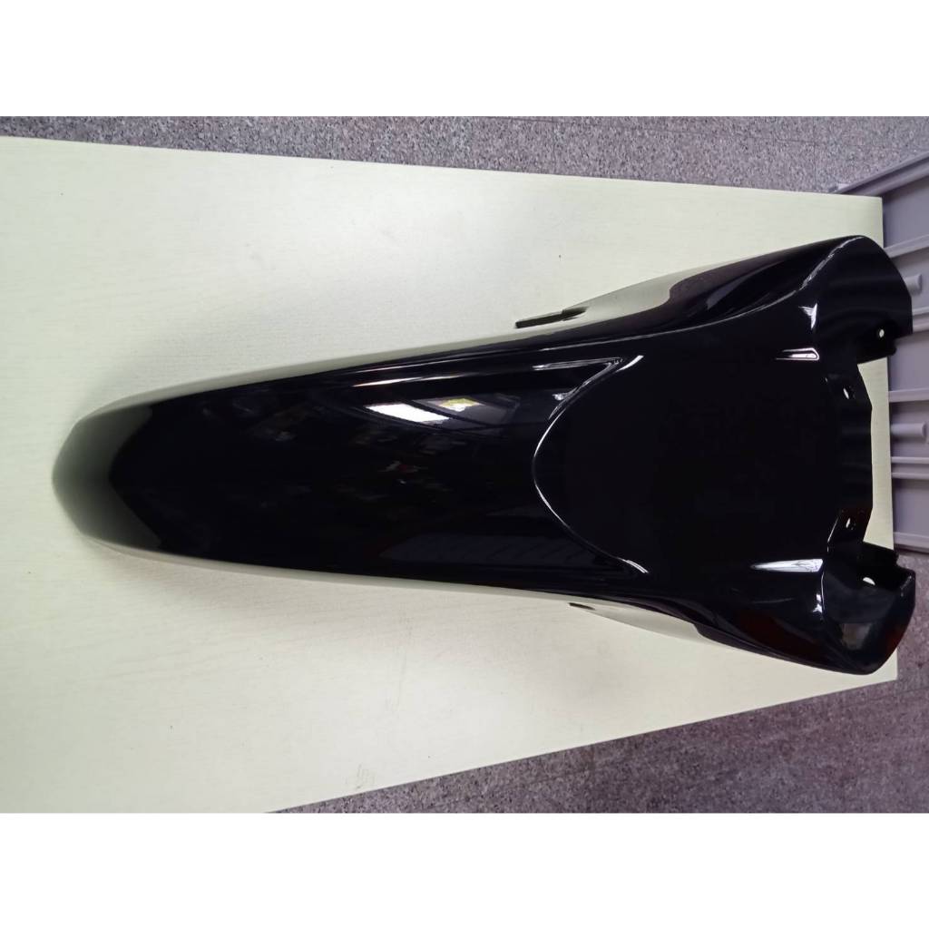 บังโคลนหน้าสีดำเงา รุ่น FINN   ระบุสีได้ครับ