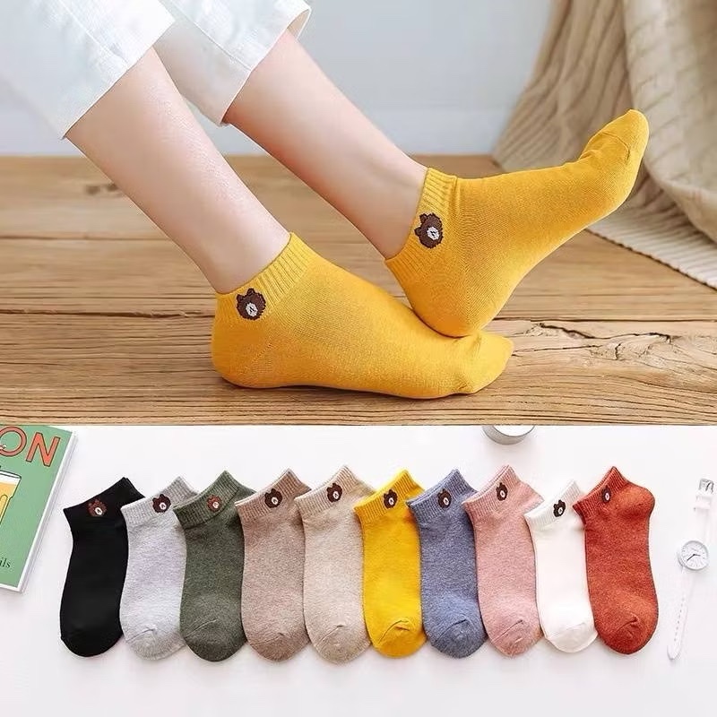 ถุงเท้าหมี สไตล์แฟชั่น สีพื้นลายหมีบราวน์ มีของในไทยพร้อมส่ง
